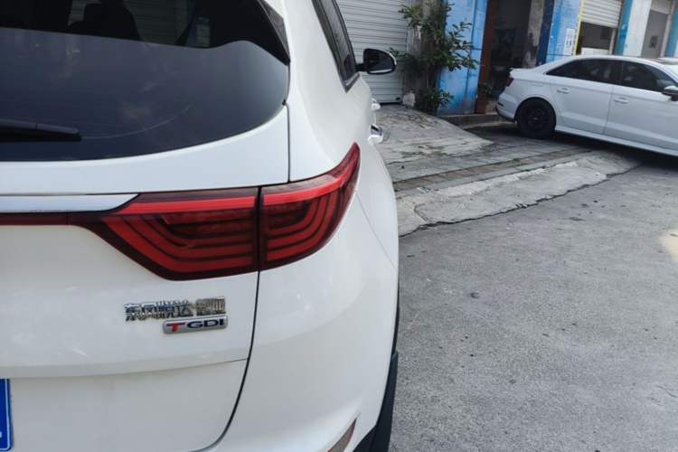 Used Kia KX5 2016 1.6T Automatic Two-Wheel Drive Premium Right Rear Taillight