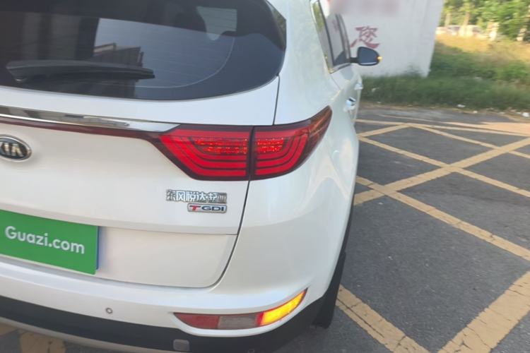 Used Kia KX5 2016 1.6T Automatic Two-Wheel Drive DLX Right Rear Taillight