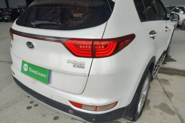 Used Kia KX5 2016 1.6T Automatic Two-Wheel Drive DLX Right Rear Taillight