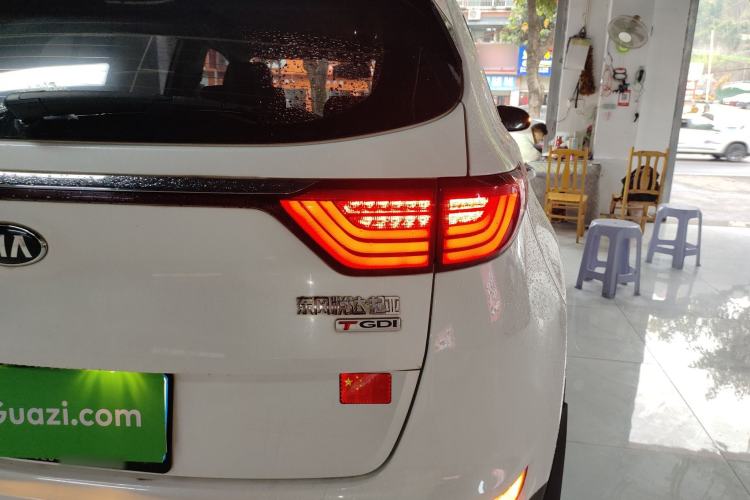 Used Kia KX5 2016 1.6T Automatic Two-Wheel Drive DLX Right Rear Taillight