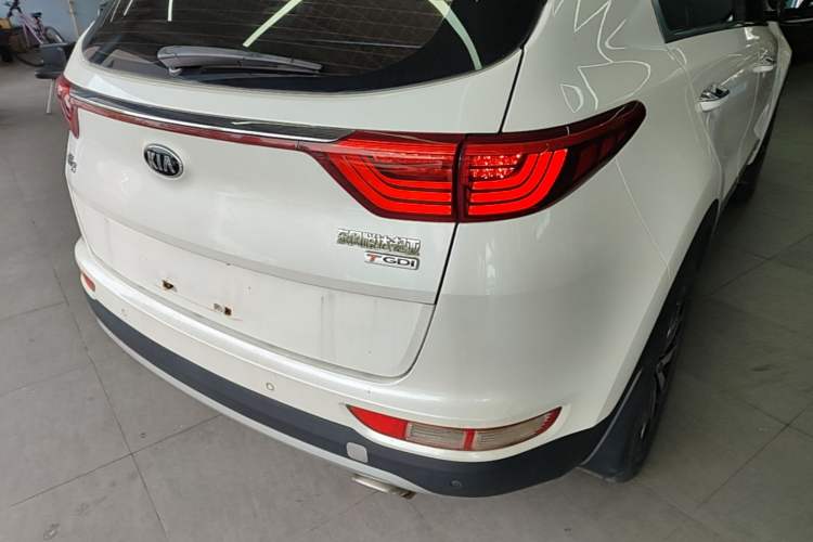 Used Kia KX5 2016 1.6T Automatic Two-Wheel Drive DLX Right Rear Taillight