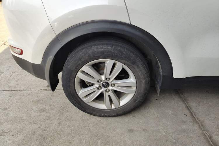 Used Kia KX5 2016 2.0L Automatic 2WD GL Right Rear Wheel Hub