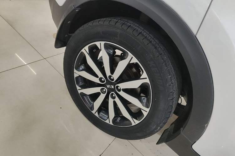 Used Kia KX5 2016 1.6T Automatic Two-Wheel Drive DLX Right Rear Wheel Hub