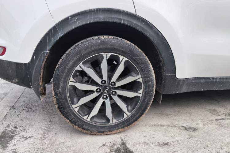 Used Kia KX5 2016 1.6T Automatic Two-Wheel Drive DLX Right Rear Wheel Hub