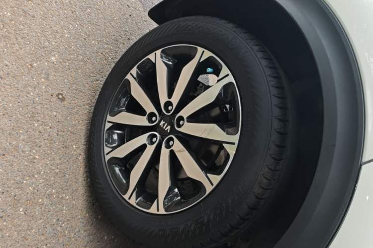 Used Kia KX5 2016 1.6T Automatic Two-Wheel Drive DLX Right Rear Wheel Hub