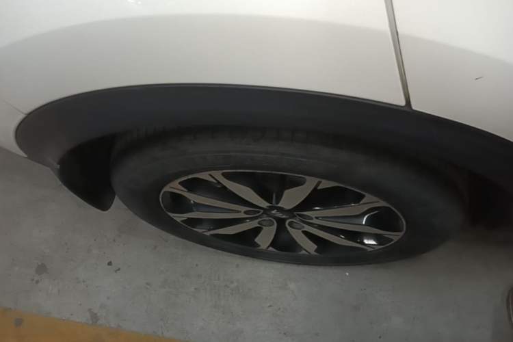 Used Kia KX5 2016 2.0L Automatic 2WD GLS Right Rear Wheel Hub