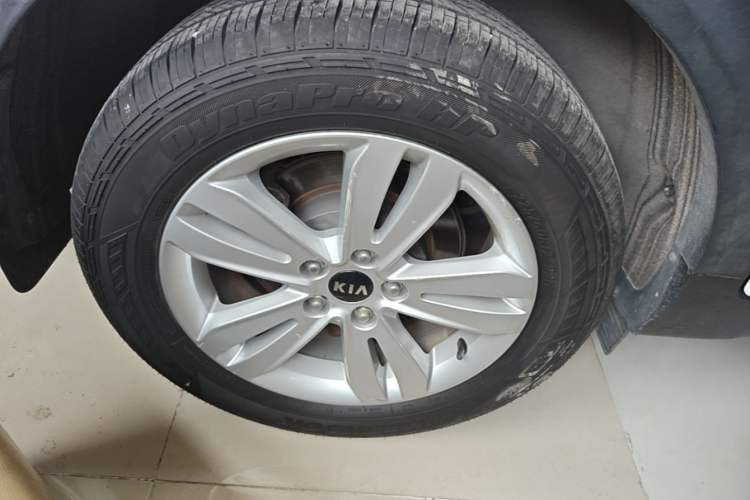 Used Kia KX5 2016 1.6T Automatic Two-Wheel Drive DLX Right Rear Wheel Hub