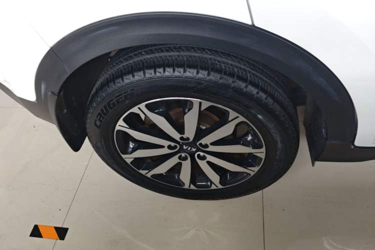 Used Kia KX5 2016 1.6T Automatic Two-Wheel Drive DLX Right Rear Wheel Hub