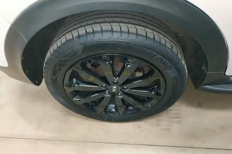 Used Kia KX5 2016 1.6T Automatic Two-Wheel Drive DLX Right Rear Wheel Hub