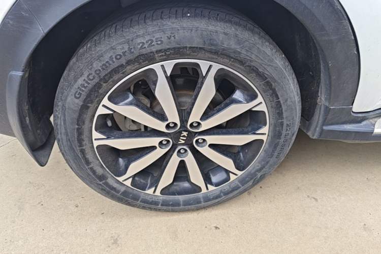 Used Kia KX5 2016 1.6T Automatic Two-Wheel Drive DLX Right Rear Wheel Hub