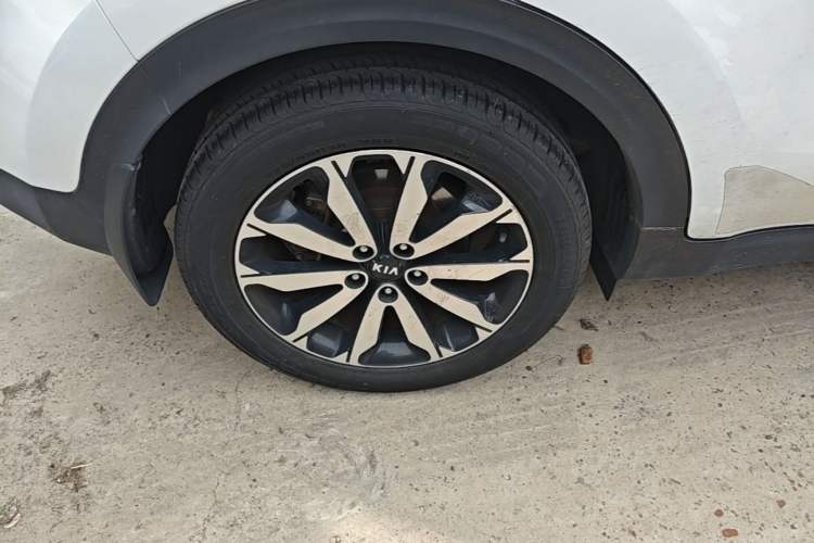 Used Kia KX5 2016 1.6T Automatic Two-Wheel Drive DLX Right Rear Wheel Hub