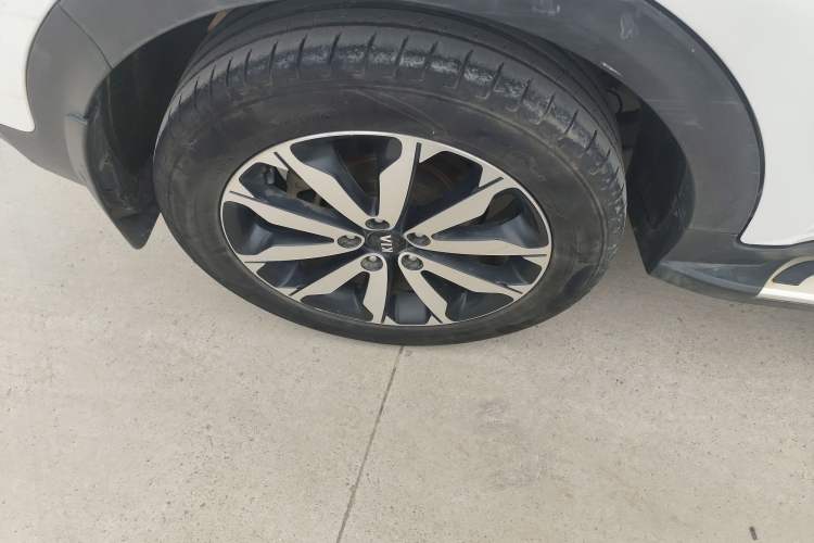 Used Kia KX5 2016 1.6T Automatic Two-Wheel Drive DLX Right Rear Wheel Hub
