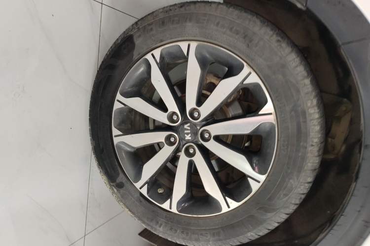 Used Kia KX5 2016 1.6T Automatic Two-Wheel Drive DLX Right Rear Wheel Hub