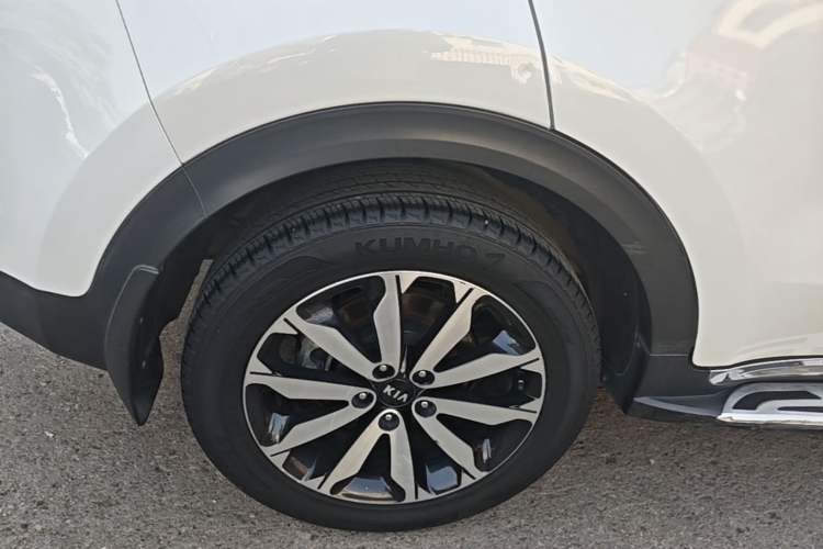 Used Kia KX5 2016 1.6T Automatic Two-Wheel Drive DLX Right Rear Wheel Hub