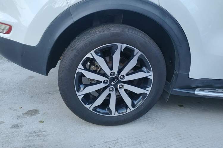 Used Kia KX5 2016 1.6T Automatic Two-Wheel Drive DLX Right Rear Wheel Hub