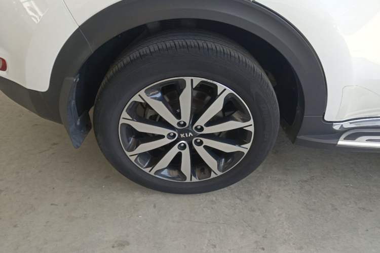 Used Kia KX5 2016 1.6T Automatic Two-Wheel Drive DLX Right Rear Wheel Hub