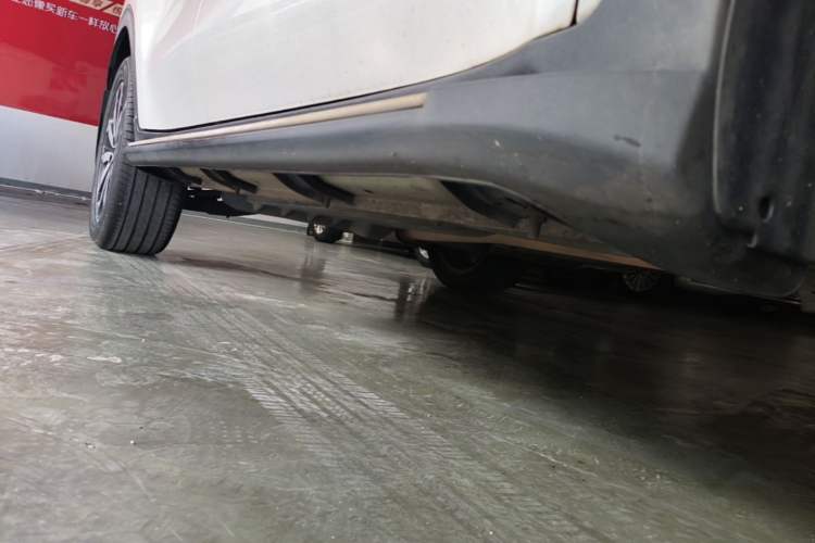 Used Kia KX5 2016 1.6T Automatic Two-Wheel Drive Premium Right Side Sill