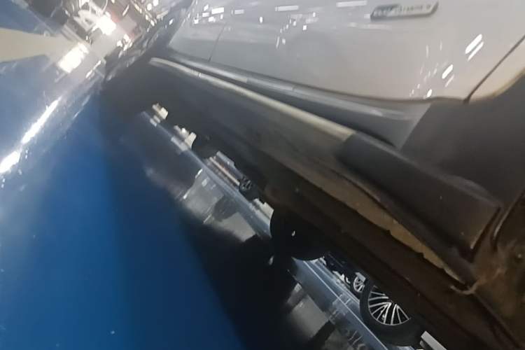 Used Kia KX5 2016 1.6T Automatic Two-Wheel Drive DLX Right Side Sill
