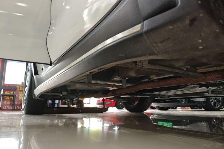 Used Kia KX5 2016 1.6T Automatic Two-Wheel Drive DLX Right Side Sill