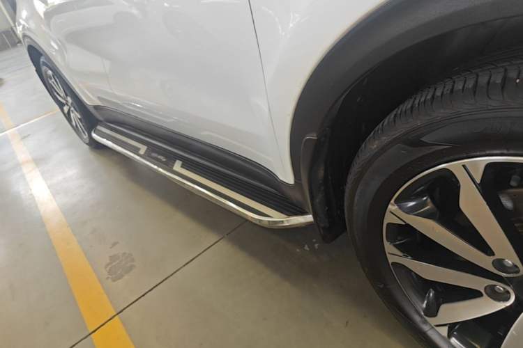 Used Kia KX5 2016 1.6T Automatic Two-Wheel Drive DLX Right Side Sill