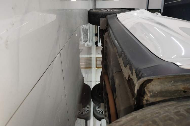 Used Kia KX5 2016 1.6T Automatic Two-Wheel Drive DLX Right Side Sill