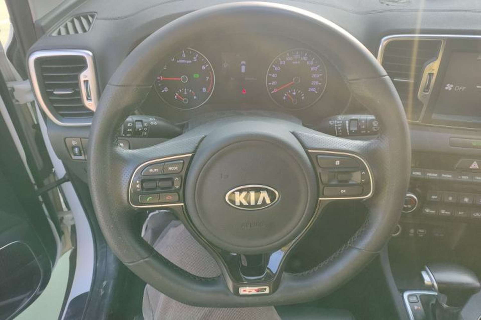 Used Kia KX5 2016 1.6T Automatic Two-Wheel Drive DLX Steering Wheel
