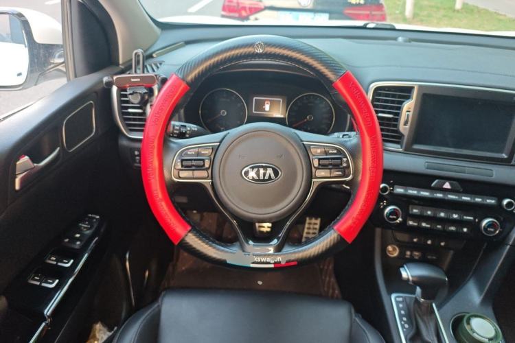 Used Kia KX5 2016 1.6T Automatic Two-Wheel Drive Premium Steering Wheel