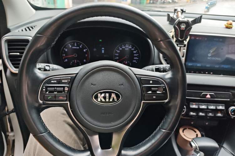 Used Kia KX5 2016 2.0L Automatic 2WD GLS Steering Wheel