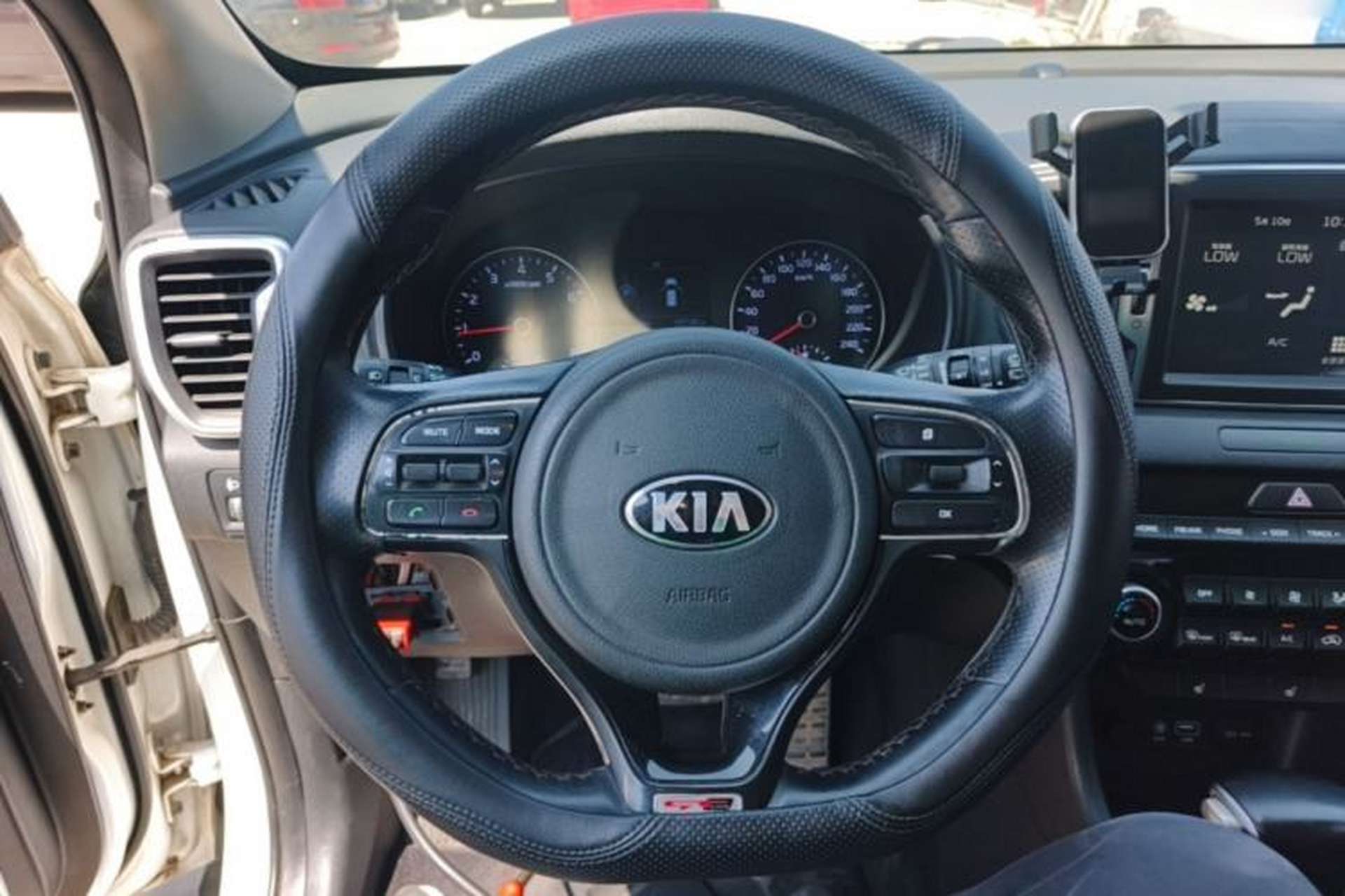 Used Kia KX5 2016 1.6T Automatic Two-Wheel Drive DLX Steering Wheel