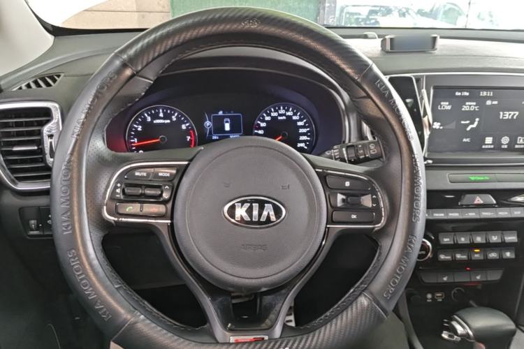 Used Kia KX5 2016 1.6T Automatic Two-Wheel Drive DLX Steering Wheel