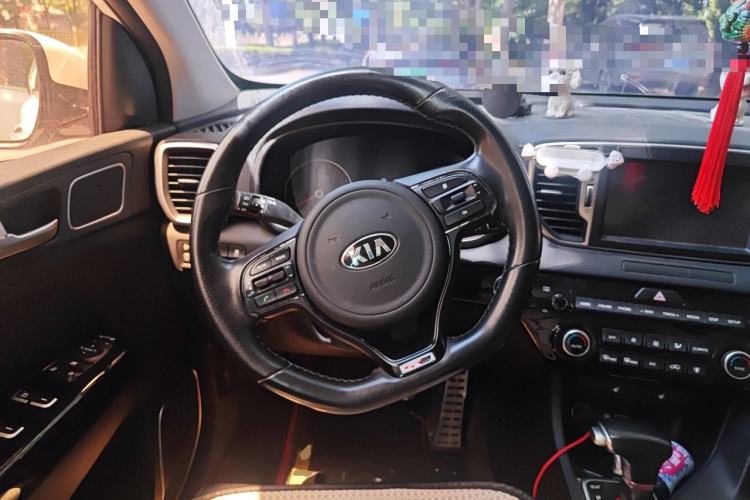 Used Kia KX5 2016 1.6T Automatic Two-Wheel Drive Premium Steering Wheel