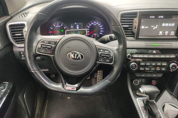 Used Kia KX5 2016 1.6T Automatic Two-Wheel Drive Premium Steering Wheel