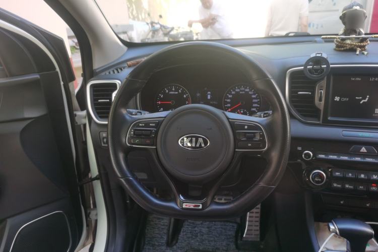 Used Kia KX5 2016 1.6T Automatic Two-Wheel Drive Premium Steering Wheel