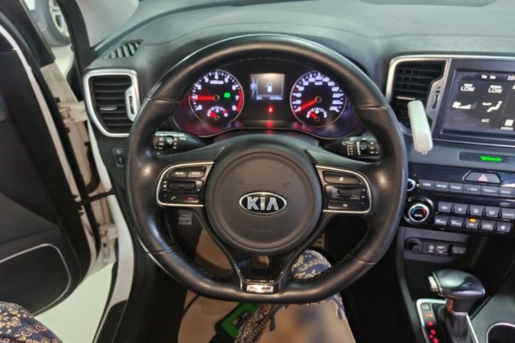 Used Kia KX5 2016 1.6T Automatic Two-Wheel Drive DLX Steering Wheel