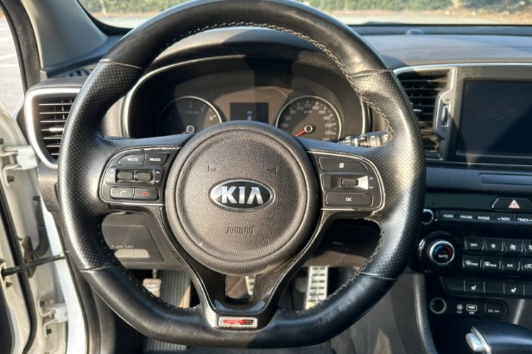 Used Kia KX5 2016 1.6T Automatic Two-Wheel Drive DLX Steering Wheel