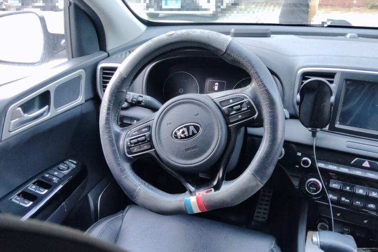 Used Kia KX5 2016 1.6T Automatic Two-Wheel Drive DLX Steering Wheel
