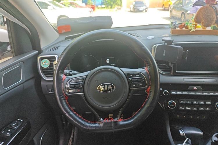 Used Kia KX5 2016 1.6T Automatic Two-Wheel Drive Premium Steering Wheel