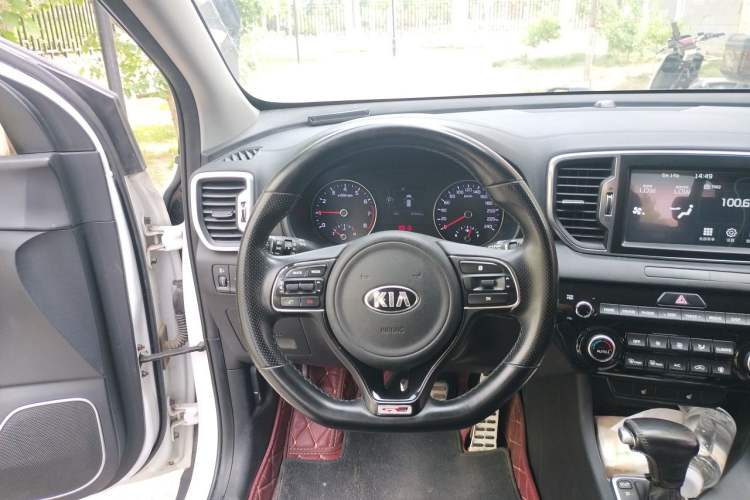 Used Kia KX5 2016 1.6T Automatic Two-Wheel Drive DLX Steering Wheel