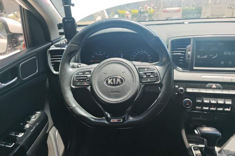 Used Kia KX5 2016 1.6T Automatic Two-Wheel Drive DLX Steering Wheel
