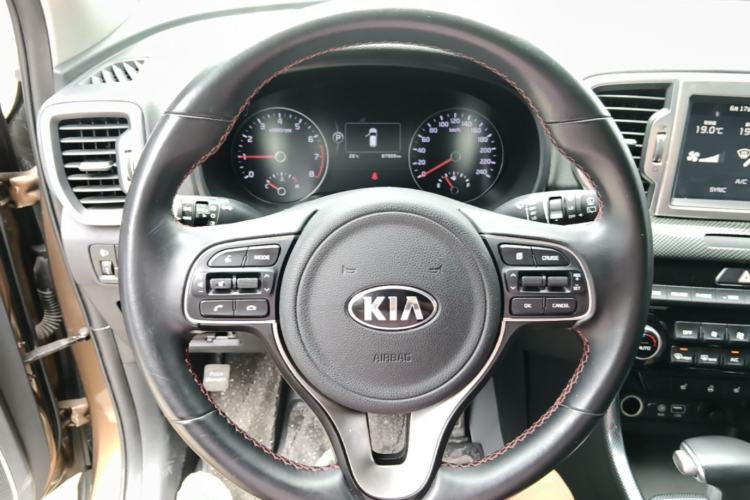 Used Kia KX5 2016 2.0L Automatic 2WD Premium Steering Wheel