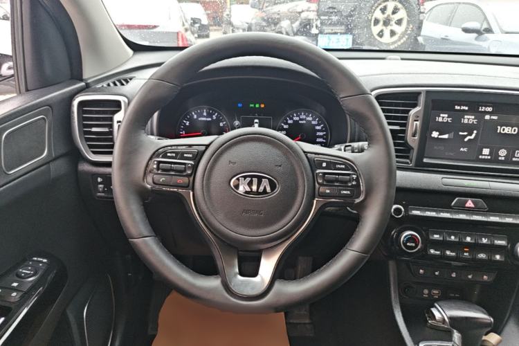 Used Kia KX5 2016 2.0L Automatic 2WD Premium Steering Wheel