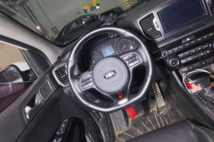 Used Kia KX5 2016 1.6T Automatic Two-Wheel Drive DLX Steering Wheel