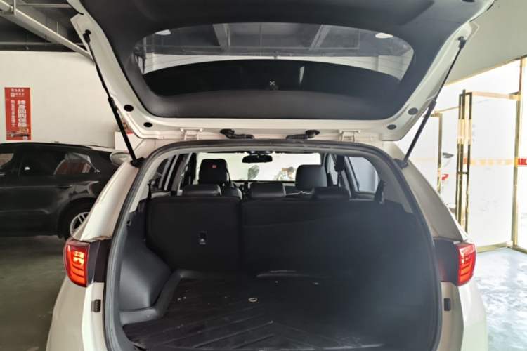 Used Kia KX5 2016 1.6T Automatic Two-Wheel Drive Premium Trunk