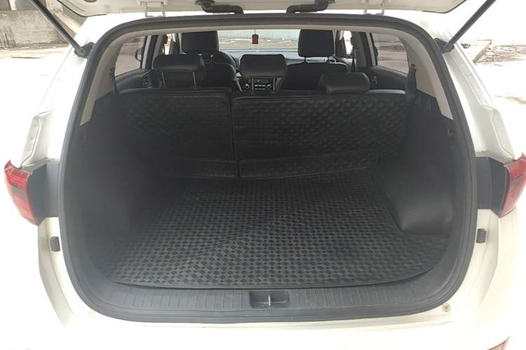 Used Kia KX5 2016 2.0L Automatic 2WD GLS Trunk