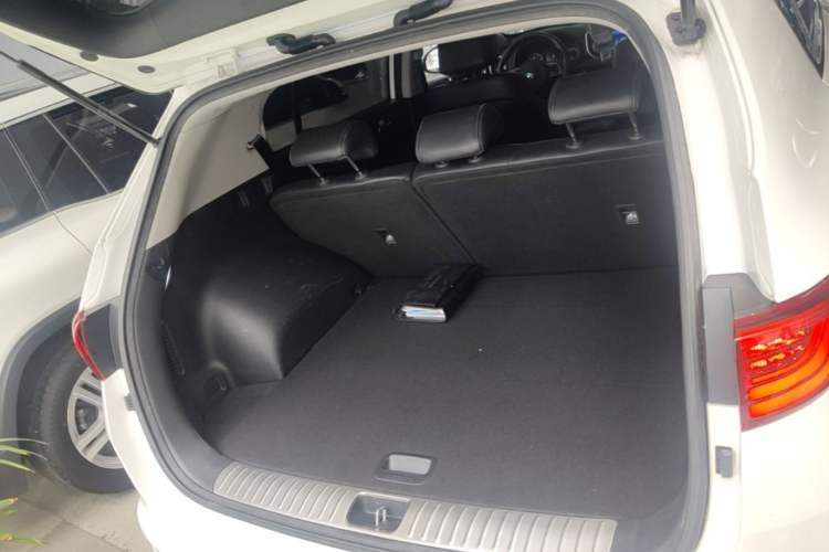 Used Kia KX5 2016 1.6T Automatic Two-Wheel Drive DLX Trunk