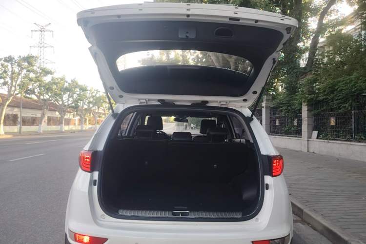 Used Kia KX5 2016 1.6T Automatic Two-Wheel Drive DLX Trunk