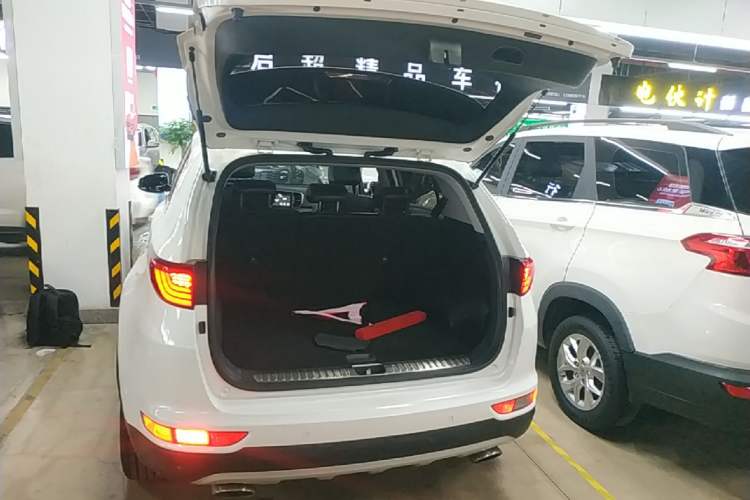 Used Kia KX5 2016 1.6T Automatic Two-Wheel Drive DLX Trunk
