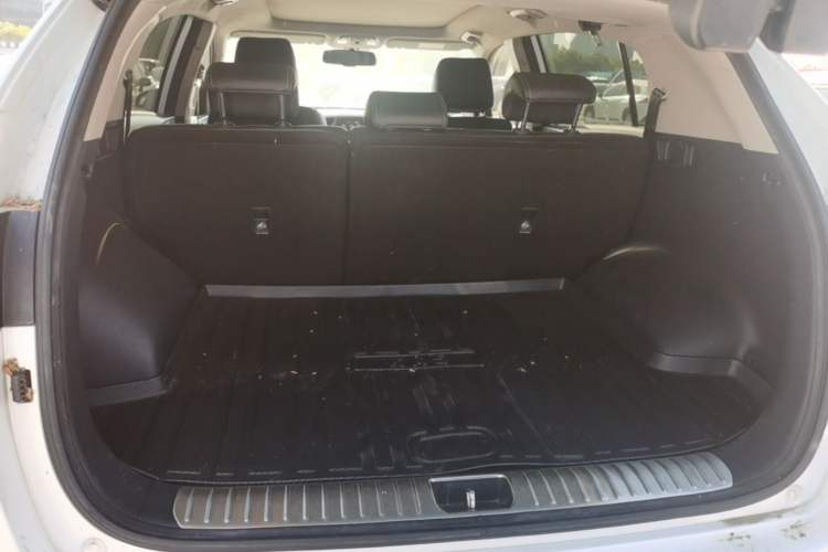 Used Kia KX5 2016 1.6T Automatic Two-Wheel Drive Premium Trunk