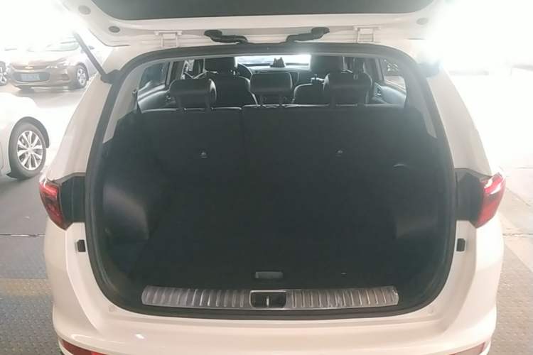 Used Kia KX5 2016 1.6T Automatic Two-Wheel Drive DLX Trunk
