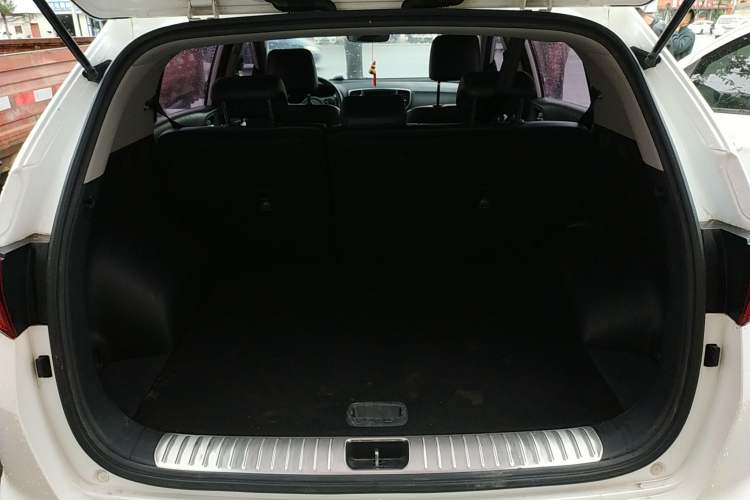 Used Kia KX5 2016 1.6T Automatic Two-Wheel Drive DLX Trunk